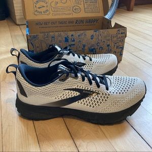 Brooks Revel 4 *Barely Used With Box*